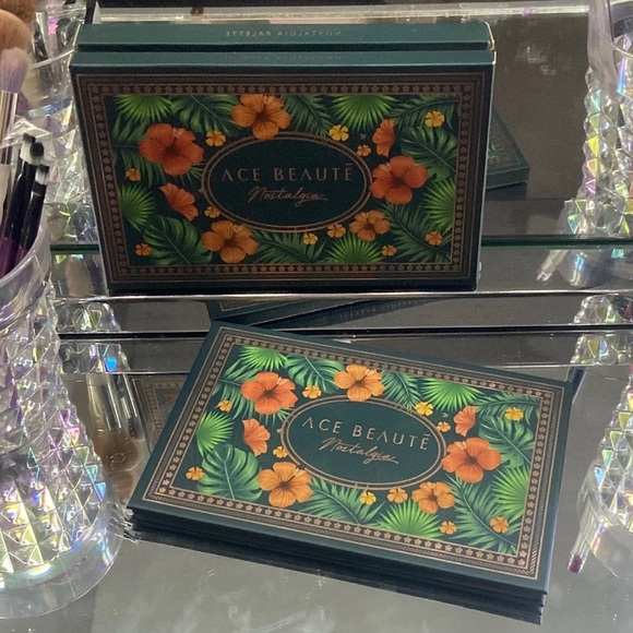 Ace Beaute Nostalgia Palette makeup eyeshadow palette new - Picture 2 of 4